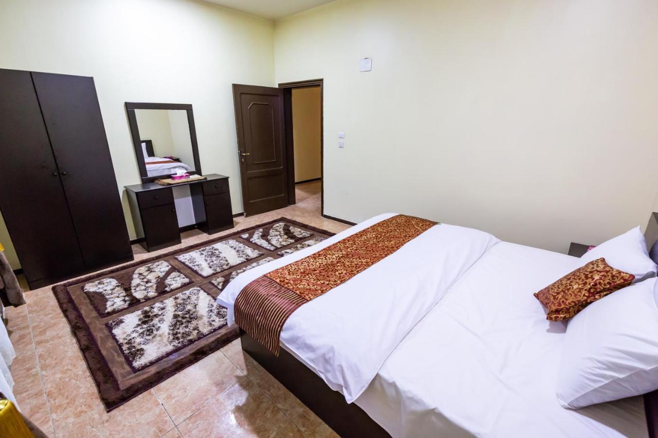 Al Eairy Furnished Apartments- Jeddah 1 Экстерьер фото