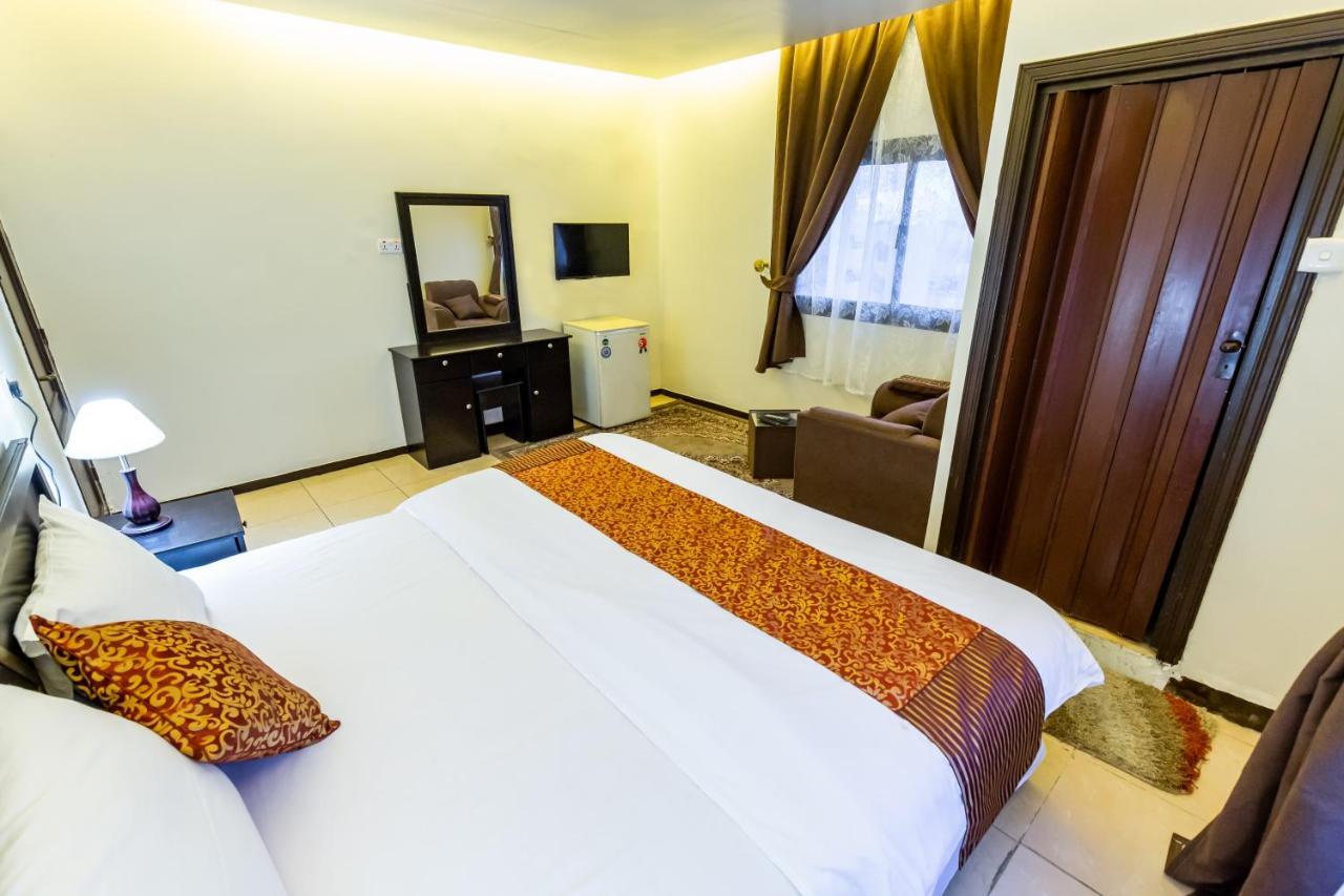 Al Eairy Furnished Apartments- Jeddah 1 Экстерьер фото