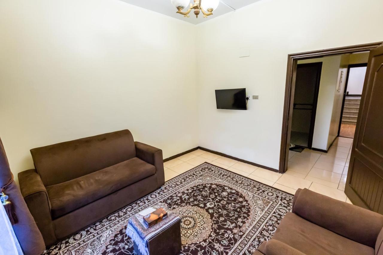 Al Eairy Furnished Apartments- Jeddah 1 Экстерьер фото